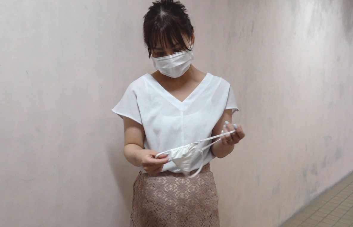 買取王国【パンツ買取交渉】ママさんと娘のパンツ買い取り【食い込みパンツと乳首接写】使用済みブルセラ　若いママさんＯＬ　中学生の下着　パンツ生脱ぎ　Ｔバック着用　紐下着強制着用