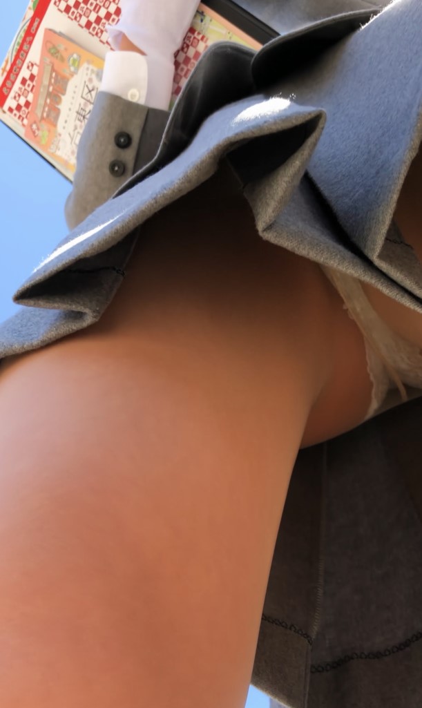 ばすがいど01 BusGuide　バスガイド逆さ盗り　ストッキング越しパンチラ　パンスト透け　ナチュスト　透けパン　真面目ＯＬパンツ　職女　働くお姉さんのパンティ　観光地パンチラ　追跡パンチラ