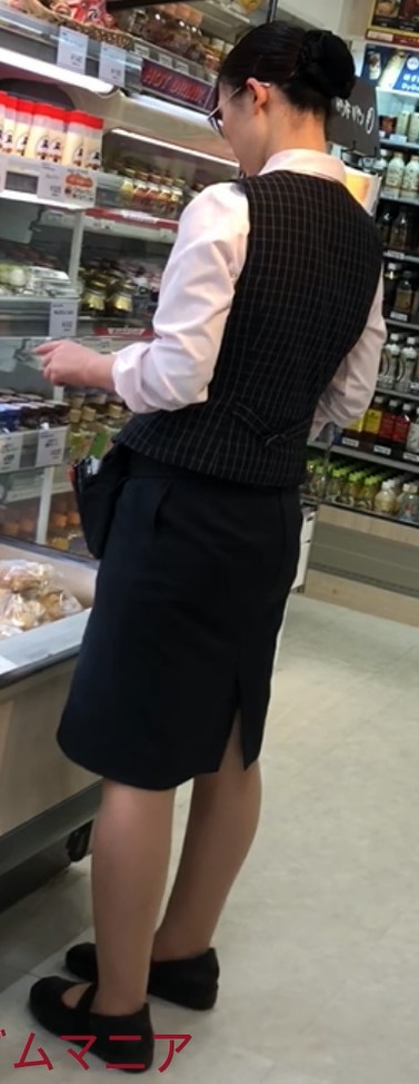 【お得セット】綺麗な店員さんのスカートの中の秘密おまとめ3作品 マダムマニア　真面目パンチラ　女性店員制服パンチラ　純白パンティ　制服パンチラ　事務服パンチラ