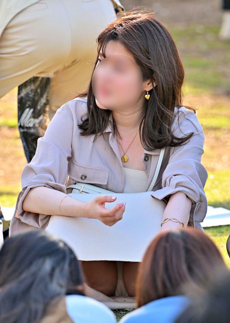 vol.674：お花見特集：ラベンダー色のレースの生Ｐがガッツリと見えていた素敵なモデルさん♪！※動画有り他、多数収録！ ヤスジ♪　公園パンチラ　お花見パンチラ　生足パンチラ　スト越しパンチラ　ロングブーツパンチラ　見せパンツ