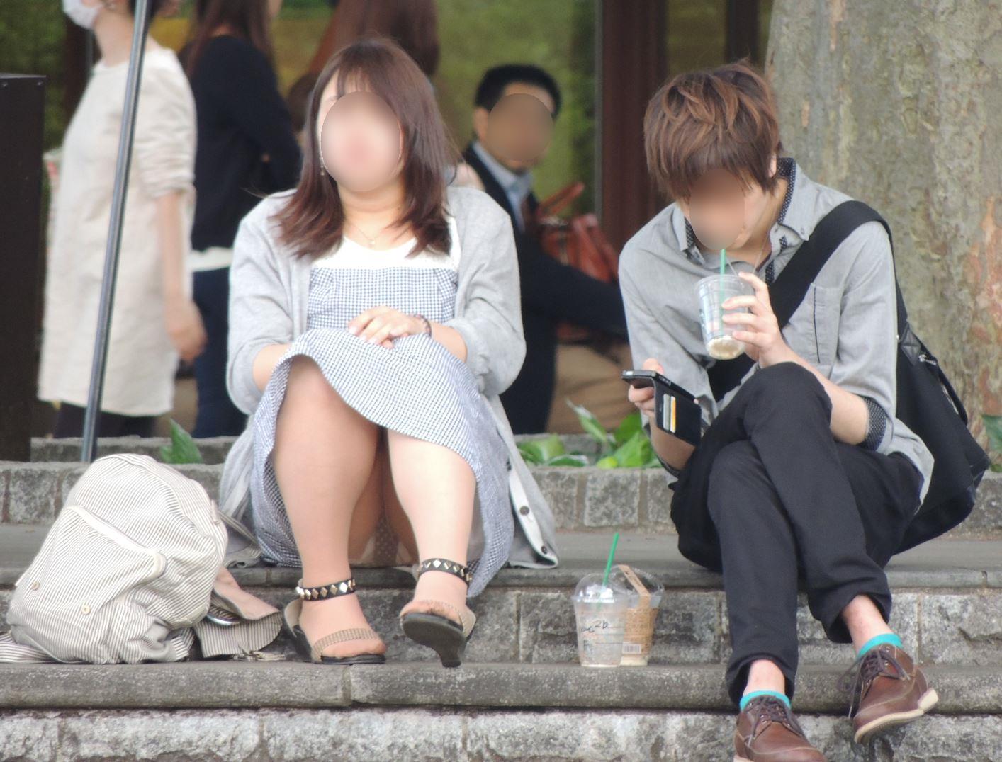 【再販】お座りお姉さん発見！！（ＦＨＤ）大変です！！パンツが見えてますよ１８ ＹＵＫＩ 公園パンチラ　石段パンチラ　生理パンチラ　弁当パンチラ　真面目パンチラ　清楚パンチラ　ぽっちゃりパンチラ