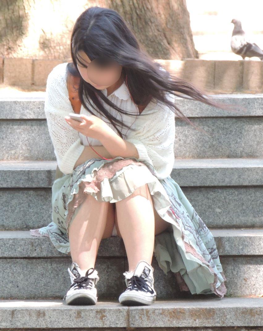 【再販】お座りお姉さん発見！！（ＦＨＤ）大変です！！パンツが見えてますよ１８ ＹＵＫＩ 公園パンチラ　石段パンチラ　生理パンチラ　弁当パンチラ　真面目パンチラ　清楚パンチラ　ぽっちゃりパンチラ