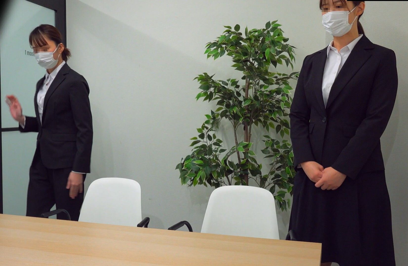 《企業面接》集団面接編。就活スーツ女子の面接の一部始終。Vol.25 人事部K パンツスーツ　リクルートスーツスカート　セクハラ面接