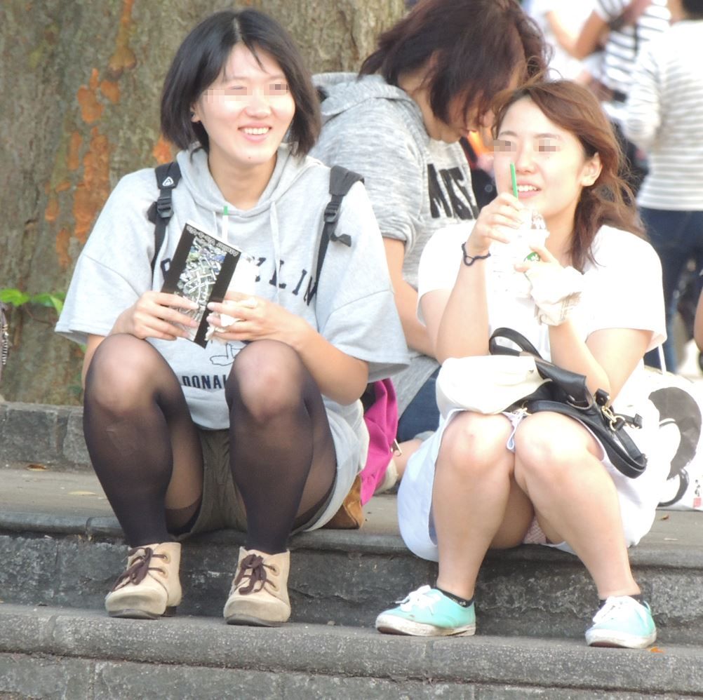 【再販】お座りお姉さん発見！！（ＦＨＤ）大変です！！パンツが見えてますよ６９ ＹＵＫＩ　公園パンチラ　石段パンチラ　清楚パンチラ　パンスト　スト越しパンチラ
