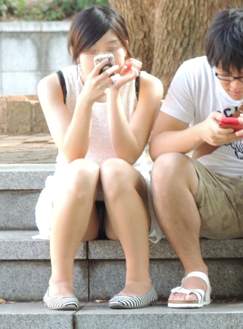 【再販】お座りお姉さん発見！！（ＦＨＤ）大変です！！パンツが見えてますよ６９ ＹＵＫＩ　公園パンチラ　石段パンチラ　清楚パンチラ　パンスト　スト越しパンチラ