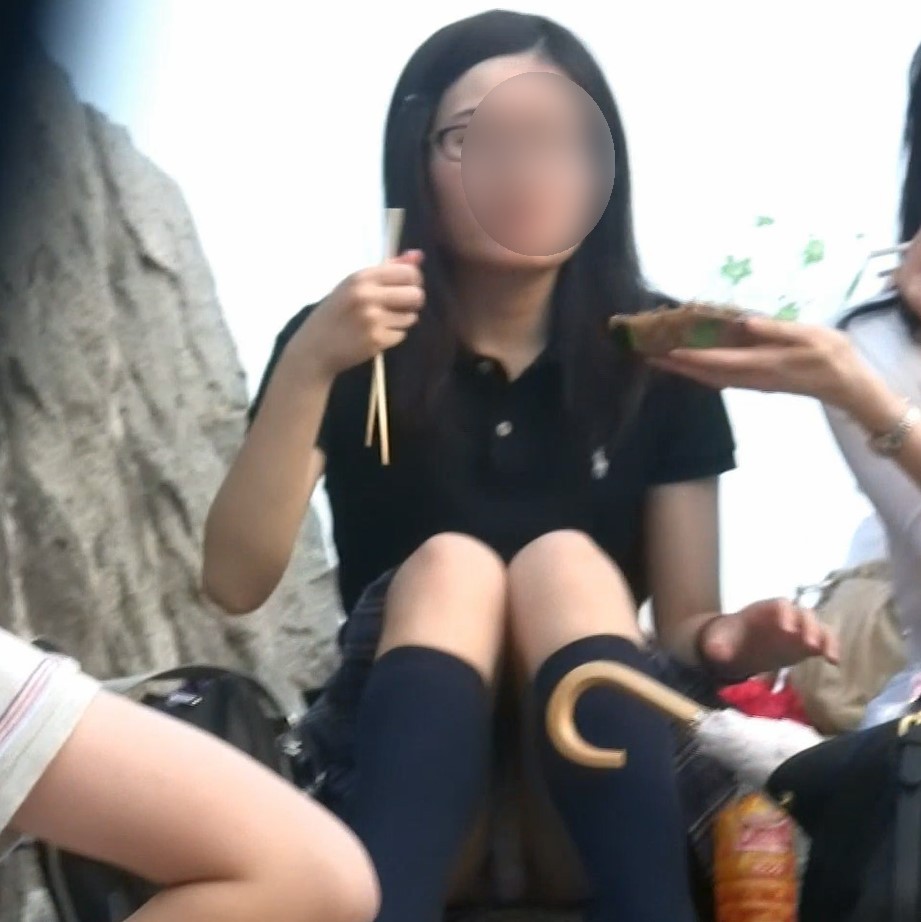 【再販】おけけがハミ出しちゃってますよ アイドル予備軍 チェックスカートJK ポロシャツ制服 陰毛はみ出し ハミ毛パンチラ